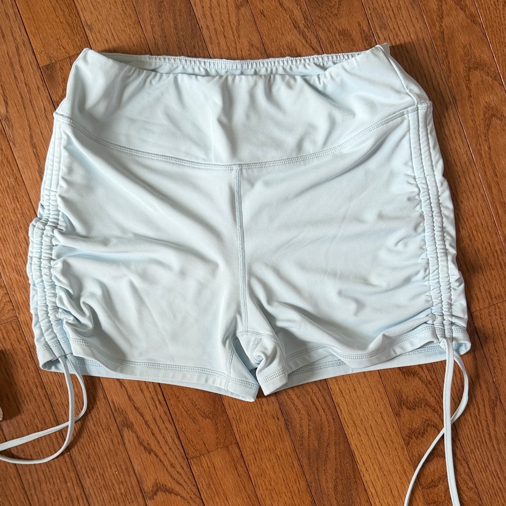 Bo + tee Women’s Light Blue Ruched Side Active Shorts